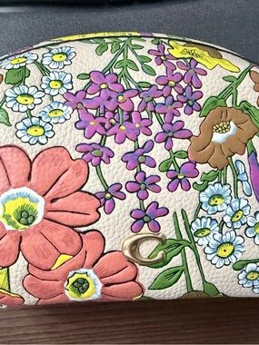 Floral Printed Coach Julienne Cosmetic 17 - Preowned